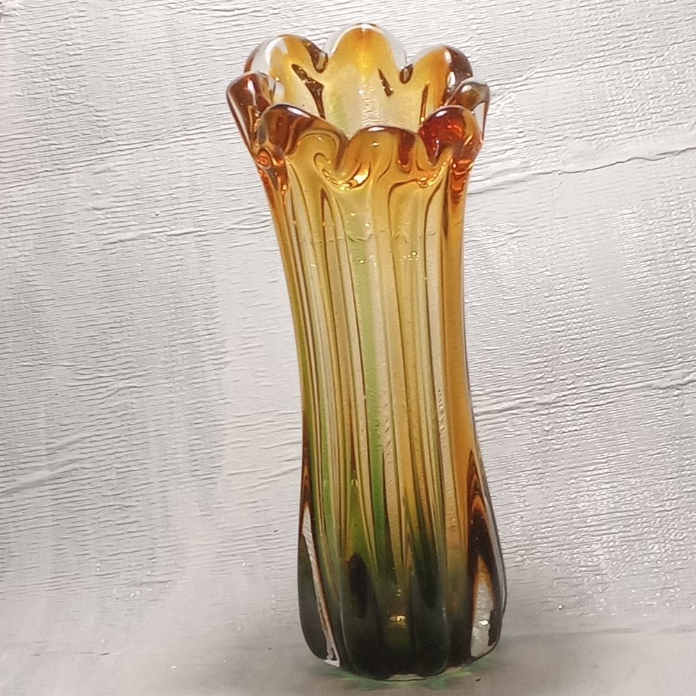 Sasaki Japan swung / stretch art glass vase green to Amber